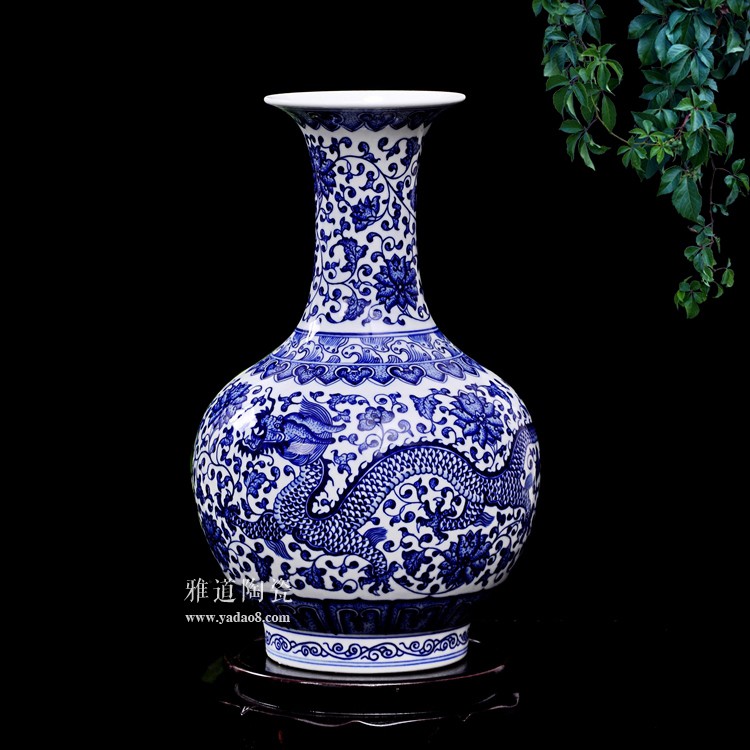 景德镇陶瓷手绘仿古龙纹青花花瓶