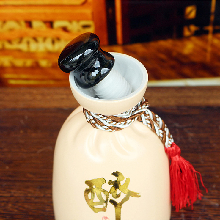 景德镇1斤装带分酒器陶瓷小酒瓶