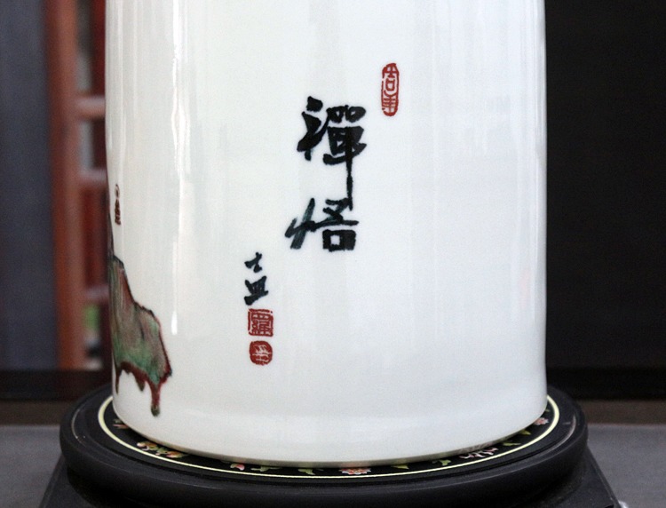 景德镇陶瓷手绘禅意花瓶（禅悟）特写