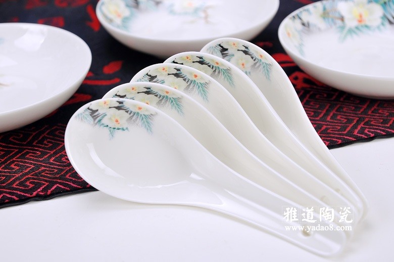 蝴蝶家园高档陶瓷餐具-勺子
