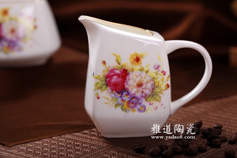 方型花团锦簇式咖啡具（奶杯）