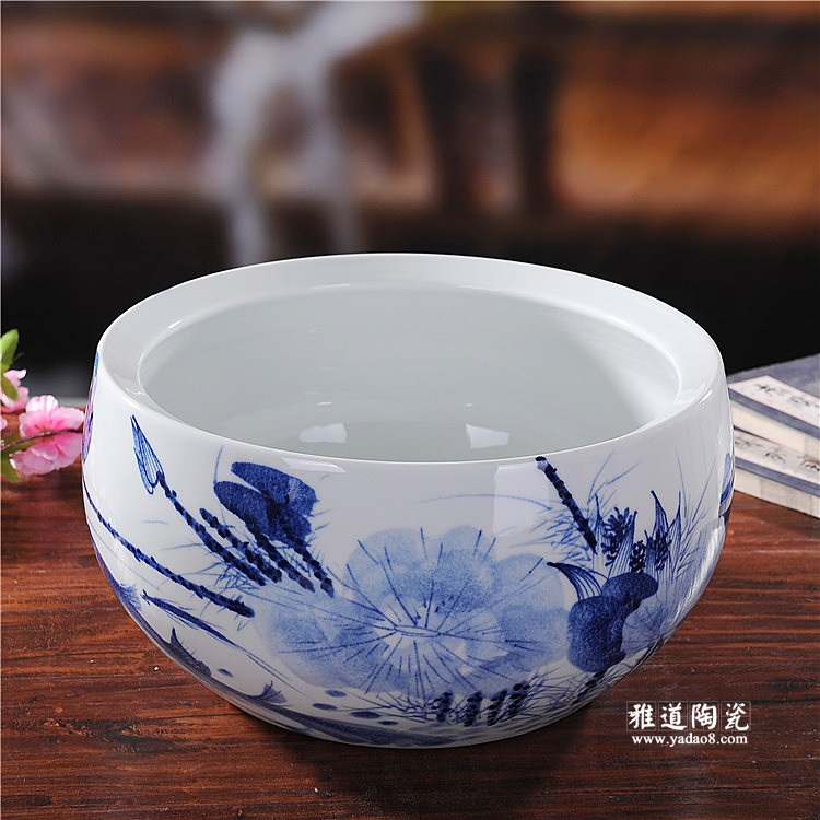 景德镇陶瓷手绘釉下彩青花瓷鱼缸年年有余 景德镇陶瓷手绘釉下彩青花瓷鱼缸年年有余