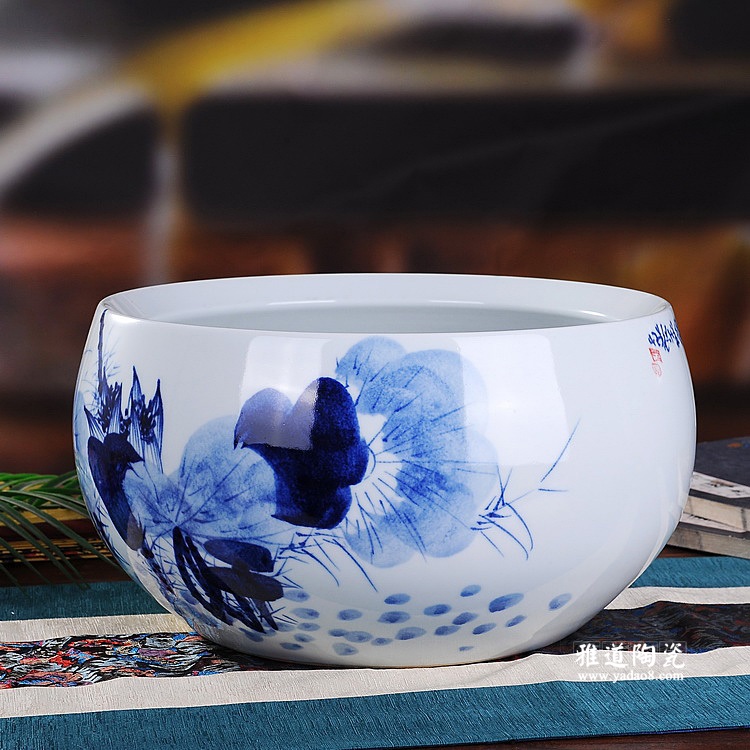 景德镇陶瓷鱼缸家居装饰品和为贵图
