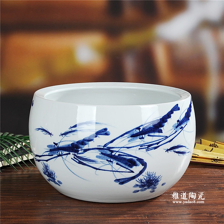景德镇陶瓷鱼缸大师手绘青花龙遨图 景德镇陶瓷鱼缸大师手绘青花龙遨图