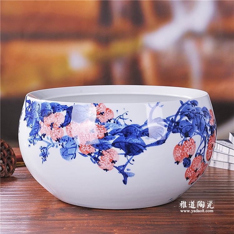 景德镇陶瓷鱼缸大师手绘釉下彩硕果陶瓷摆件 景德镇陶瓷鱼缸大师手绘釉下彩硕果陶瓷摆件