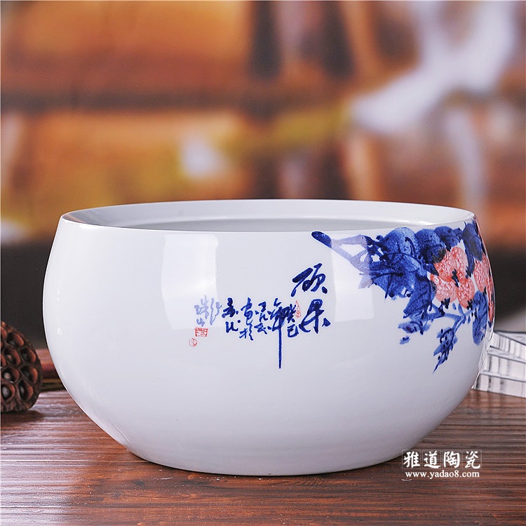 景德镇陶瓷鱼缸大师手绘釉下彩硕果陶瓷摆件 景德镇陶瓷鱼缸大师手绘釉下彩硕果陶瓷摆件