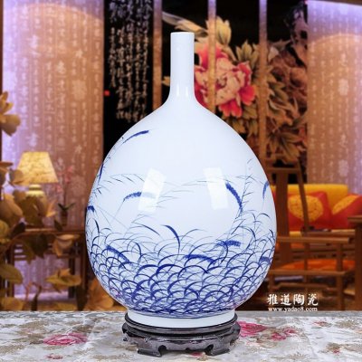 手绘青花瓷花瓶 周华兰作品 秋韵
