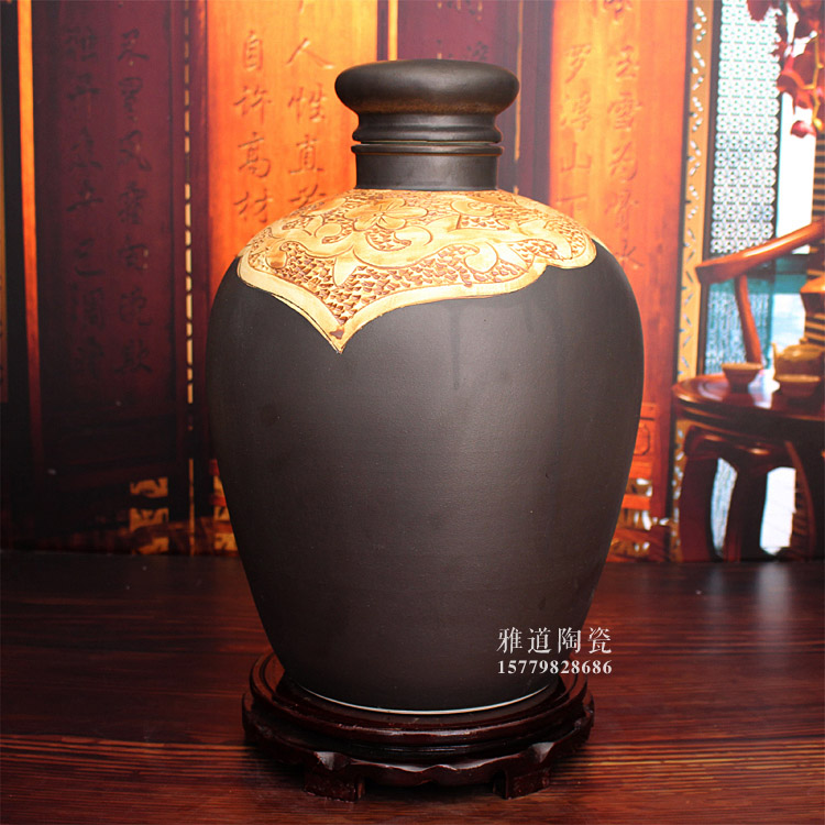 景德镇雕刻白酒工艺酒坛-款式一反面