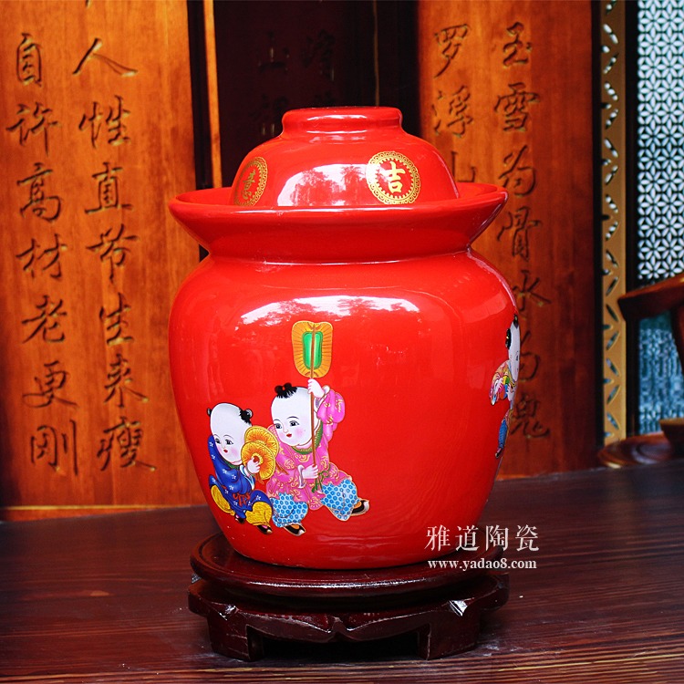 红色陶瓷泡菜坛子-侧面