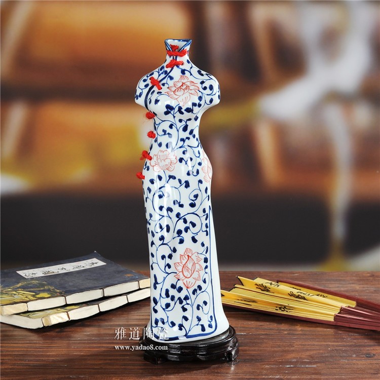 景德镇陶瓷创意旗袍美女陶瓷花瓶-釉里红款