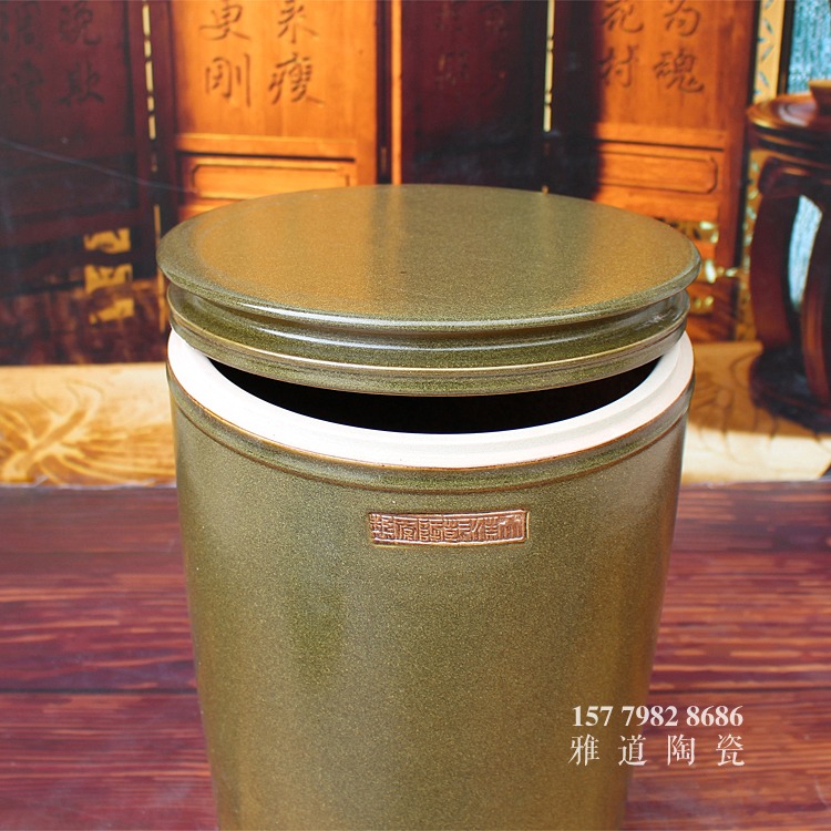 40斤平盖直筒茶叶末釉米缸面缸-口沿