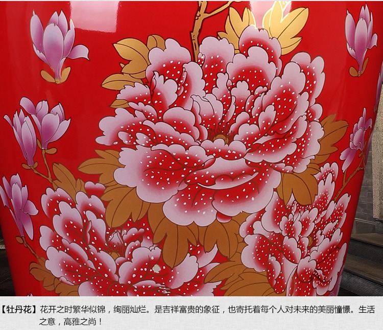 红色陶瓷大花瓶描金牡丹花开富贵-特写
