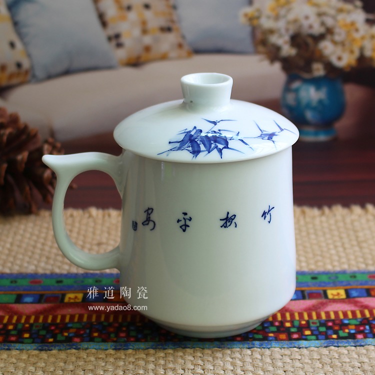 景德镇手绘大号陶瓷茶杯背面
