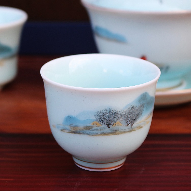 10头景德镇家用陶瓷盖碗功夫茶具-杯子特写
