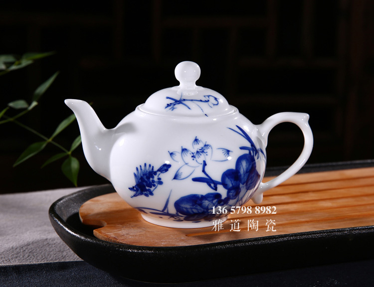 景德镇手绘和为贵青花瓷茶具套装-茶壶