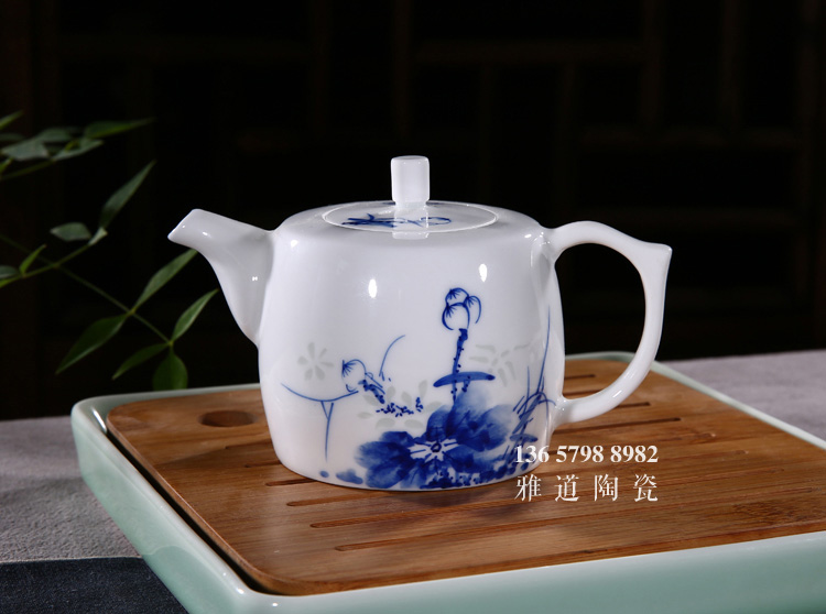 景德镇手绘荷花青花玲珑陶瓷茶具套装