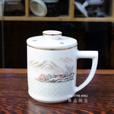 景德镇手绘粉彩雪景玲珑带盖陶瓷茶杯