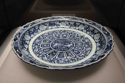 元代青花瓷纹饰艺术特征以及应用研究