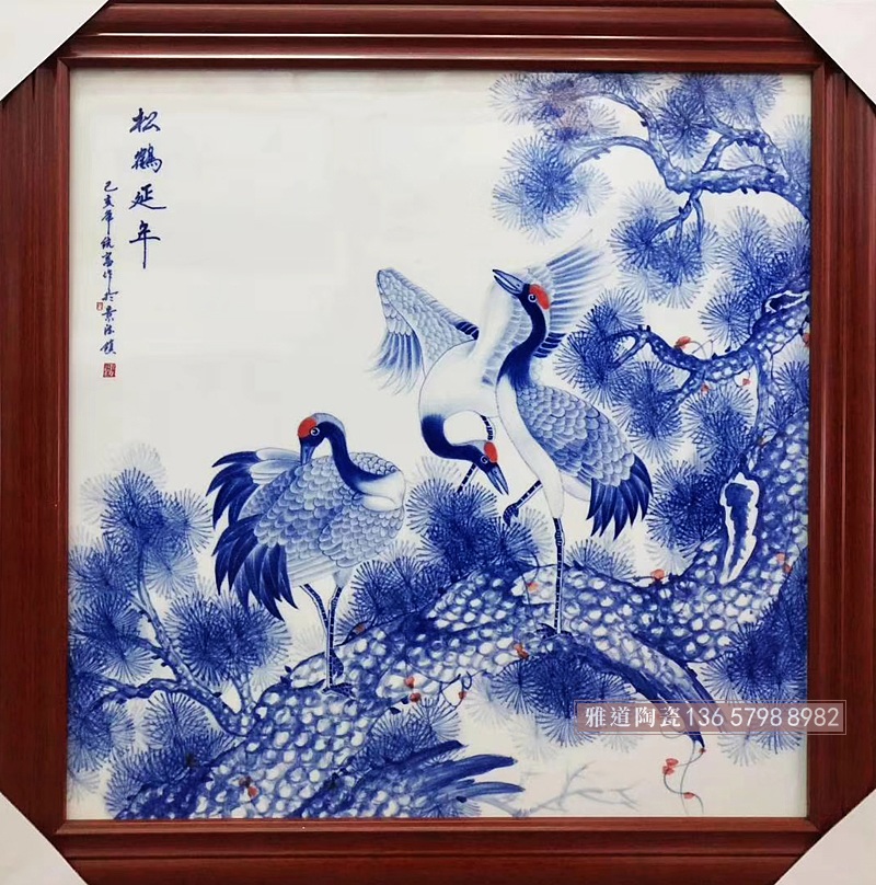 手绘有框青花瓷板画松鹤延年