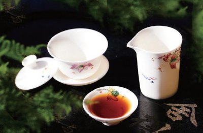 瓷画:让瓷器焕彩新生