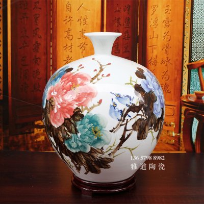 陶瓷花瓶插什么花好看 雅道陶瓷网 陶瓷花瓶插什么花好看 雅道陶瓷网
