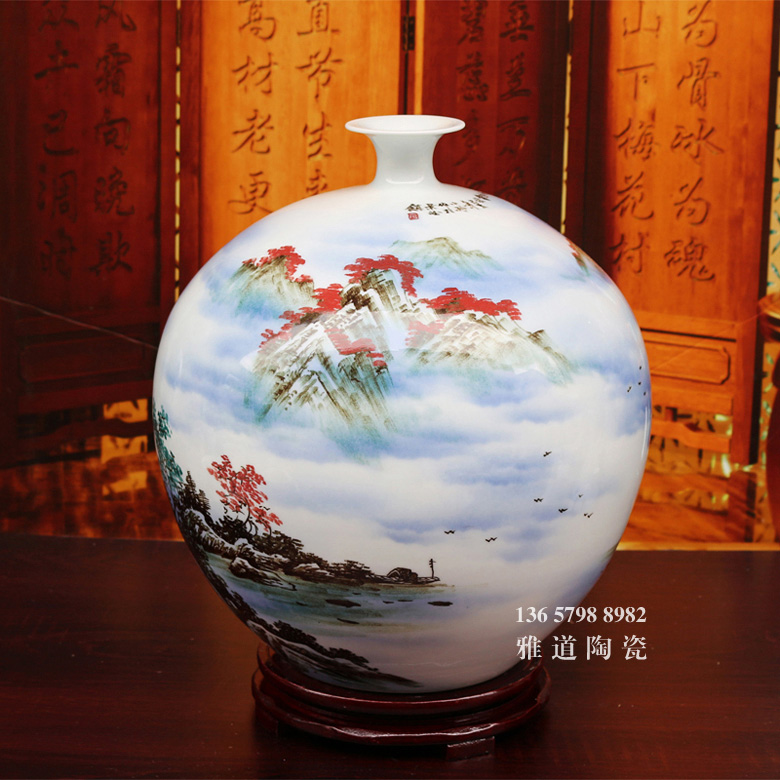 景德镇名家手绘山水艺术陶瓷花瓶摆件