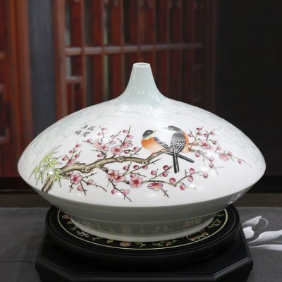 陶瓷艺术品在室内空间中的应用研究