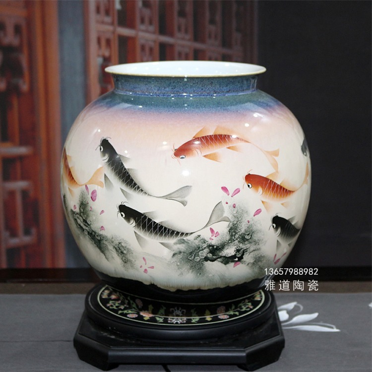 韩萍辉手绘艺术花瓶摆件(莲年有余) 韩萍辉手绘艺术花瓶摆件(莲年有余)