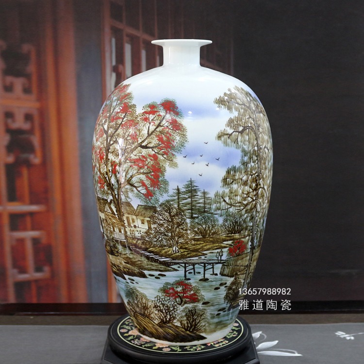 景德镇手绘高档陶瓷花瓶（湖光山色）