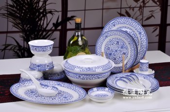 如何选择陶瓷餐具?