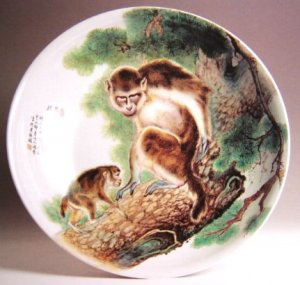 粉彩陶瓷的装饰艺术特点与发展
