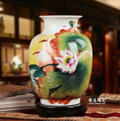 谈粉彩花鸟陶瓷画的独特语言
