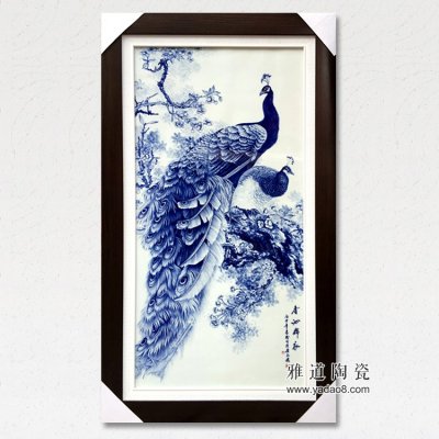 现代青花花鸟艺术与国画花鸟的对比分析