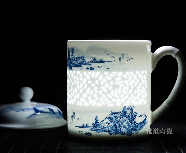 手绘青花玲珑办公室茶杯（大好河山）(图2)