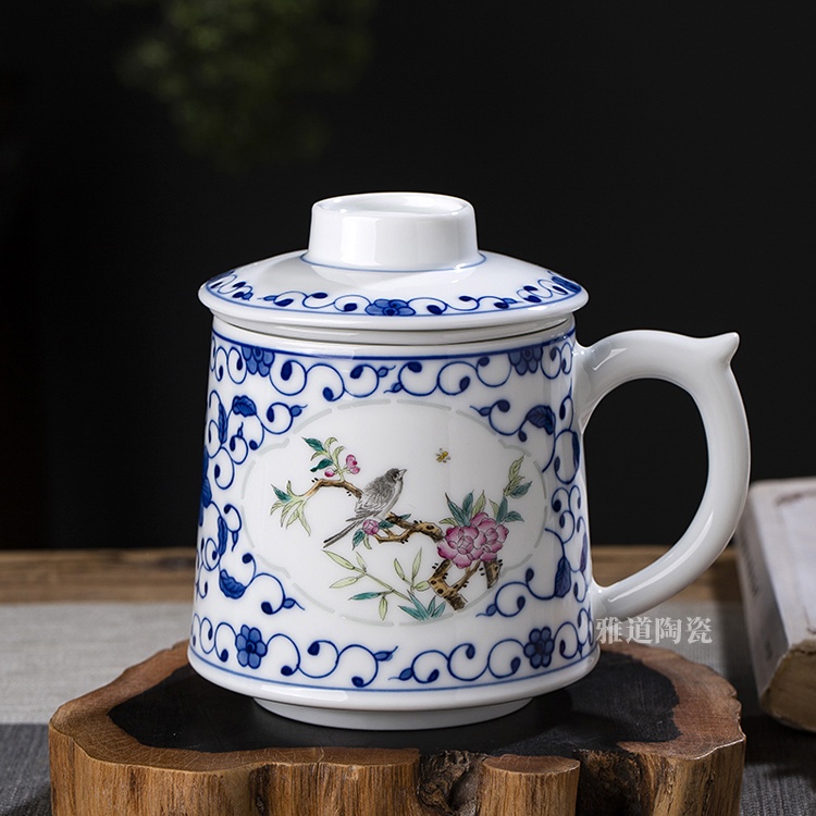 景德镇高档陶瓷茶杯（手绘玲珑花鸟）(图1)
