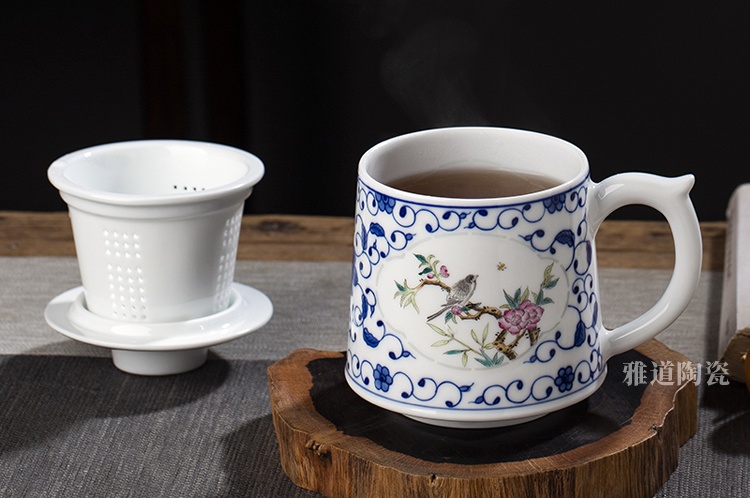 景德镇高档陶瓷茶杯（手绘玲珑花鸟）(图5)