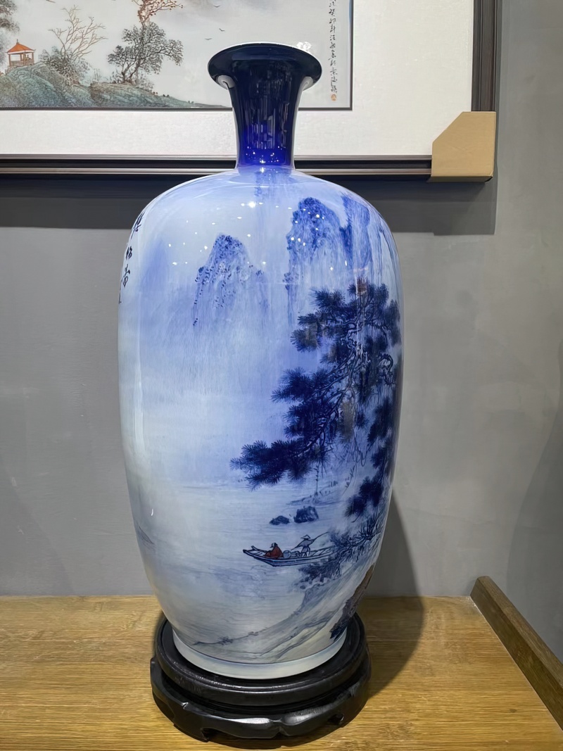 景德镇名家手绘青花艺术花瓶（听松图）(图5)
