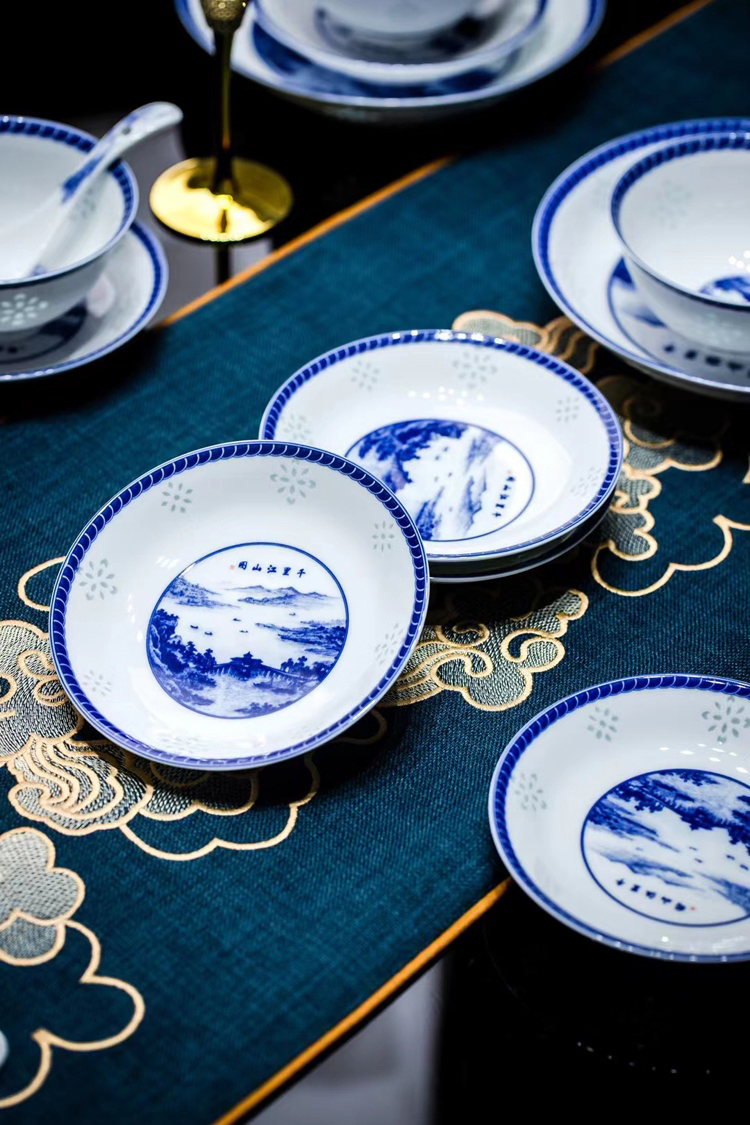 景德镇家用68头青花瓷玲珑瓷陶瓷餐具套装（千里江山）(图6)