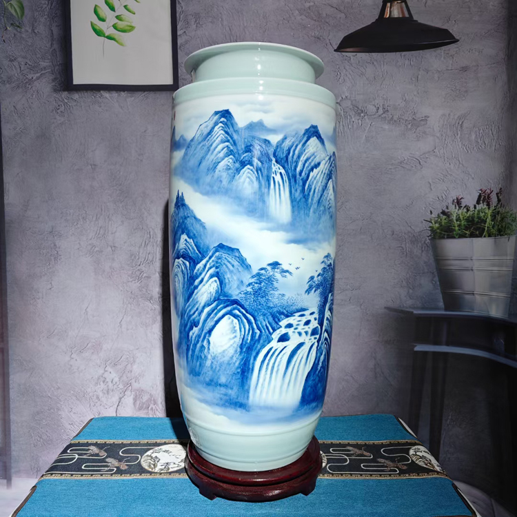 景德镇手绘青花山水陶瓷花瓶(富春山居)(图3)