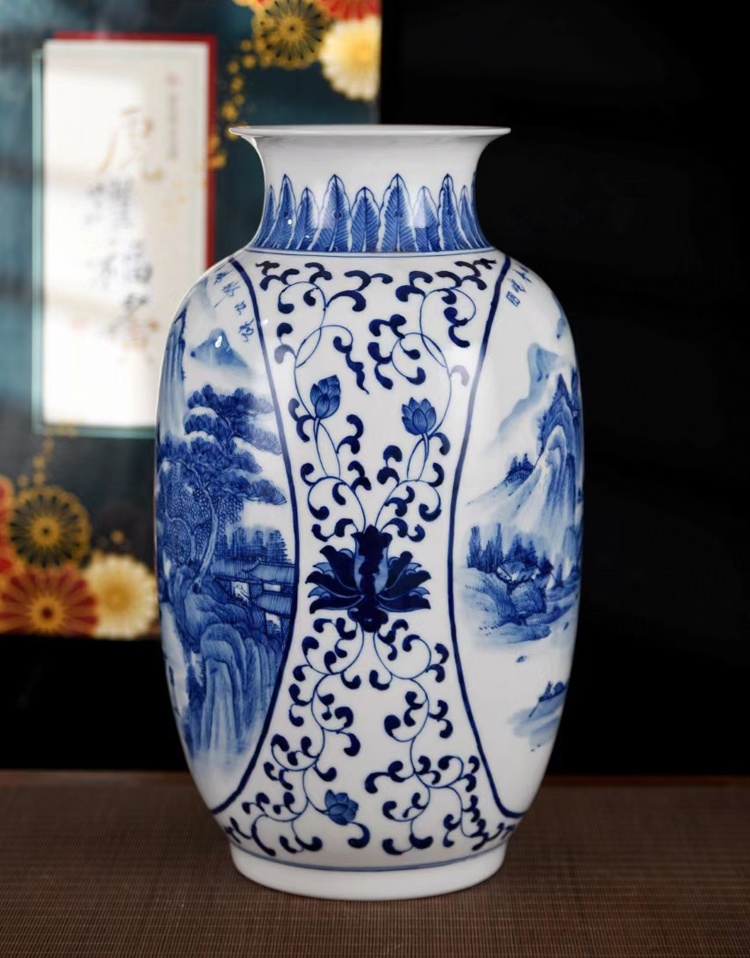 景德镇手绘青花缠枝莲双面开窗山水陶瓷花瓶(图2)