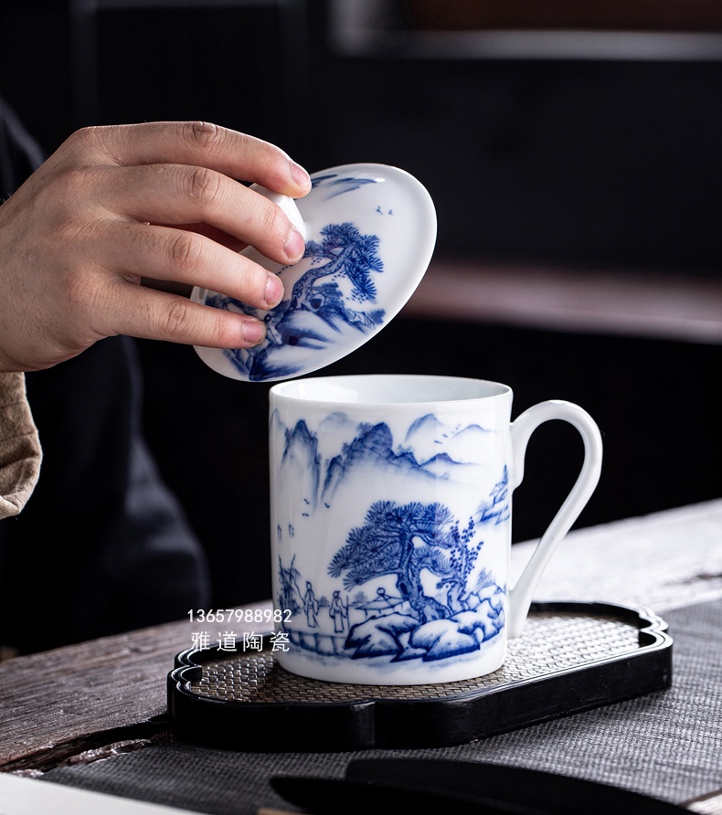 景德镇青花山水双层陶瓷茶杯