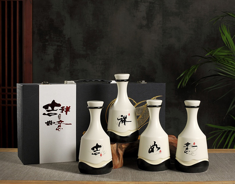 一斤装景德镇陶瓷酒瓶礼盒（吉祥如意）