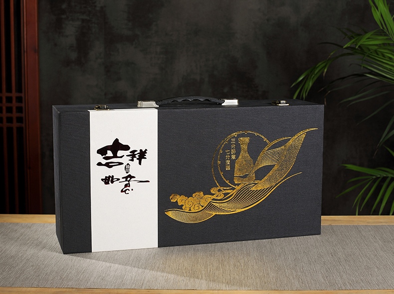 一斤装景德镇陶瓷酒瓶礼盒（吉祥如意）