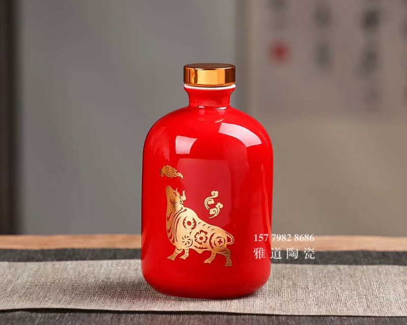 一斤装个性陶瓷小酒坛（福牛献瑞）