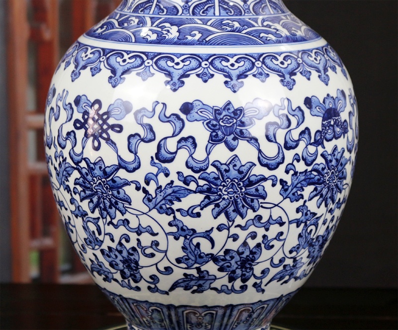 景德镇手绘青花双耳仿古陶瓷花瓶(图3)